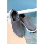 ⁦حذاء سكيتشرز جو ووك للرجال لون رمادي ونعل أبيض- Skechers Men's GO WALK Flex - Impeccable II Shoes⁩ - الصورة ⁦8⁩