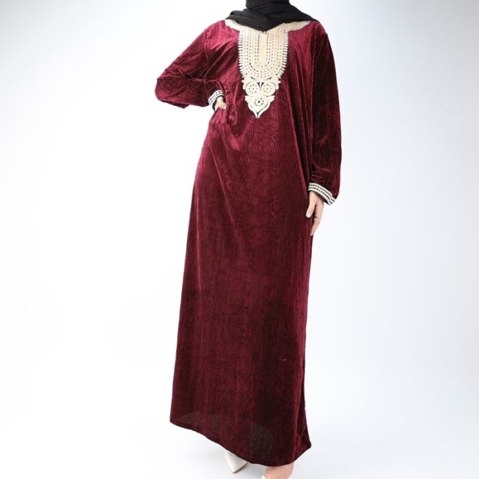 ⁦دشداشة ستاتية مخمل مخططة بالطول لون خمري⁩ - الصورة ⁦4⁩