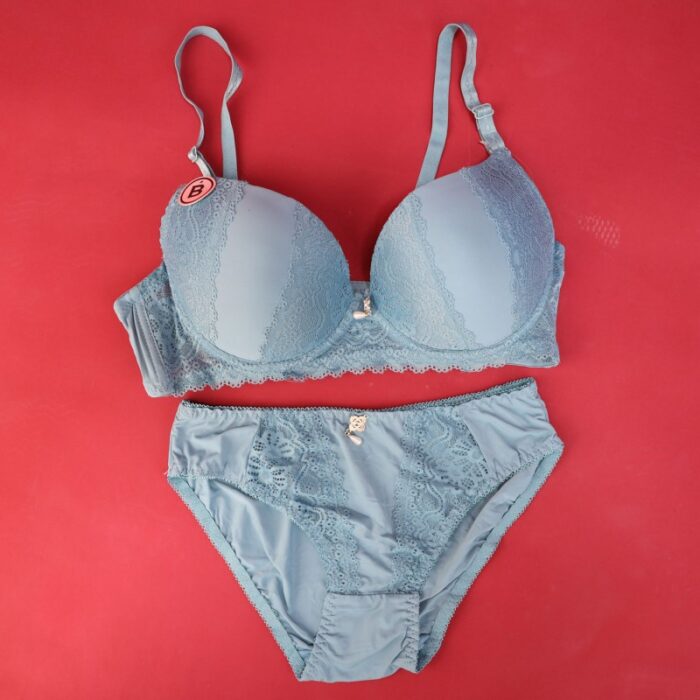 10331109_67db99b38d56e طقم لانجري دانتيل مُكون من حمالة صدر وداخلي نسائي لون أزرق - الصورة 1