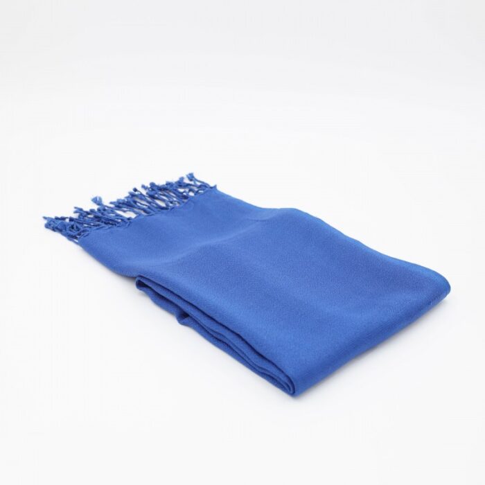 ⁦شال رأس نسائي حجم 165×70 سم لون أزرق⁩ - الصورة ⁦2⁩