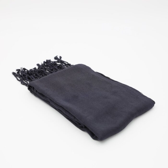 10331172_67db99e77125c شال رأس نسائي حجم 165×70 سم لون كحلي - الصورة 1