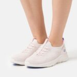 ⁦حذاء سكيتشرز ريلاكس فيت: لوكس كمفورت للنساء لون زهري بارد- Skechers Women's Relaxed Fit: D'Lux Comfort - Bonus Prize Shoes⁩ - الصورة ⁦6⁩