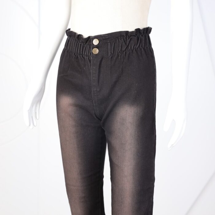 ⁦بنطال جينز بوي فريند للنساء لون أسود موشح بني⁩ - الصورة ⁦4⁩