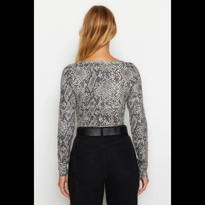 ⁦بلوزة تريندول بودي سوت للنساء بيج وأسود⁩ - الصورة ⁦5⁩