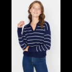 ⁦بلوزة تريكو صوف مخطط عرضي للنساء لون كحلي وأبيض⁩ - الصورة ⁦3⁩