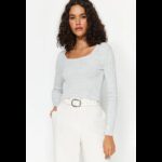 بلوزة تريندول بأكمام طويلة قابل للتمدد للنساء لون سكني