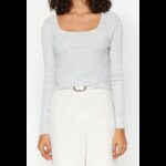 ⁦بلوزة تريندول بأكمام طويلة قابل للتمدد للنساء لون سكني⁩ - الصورة ⁦4⁩