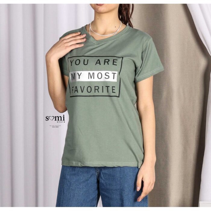 10331458_67db9b5c7762c تيشيرت قطنية بأكمام قصيرة بتصميم مطبوع للنساء لون زيتي فاتح من Sami boutique - الصورة 1