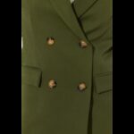 ⁦جاكيت تريندول بأزرار مُبطن للنساء لون زيتي غامق⁩ - الصورة ⁦5⁩
