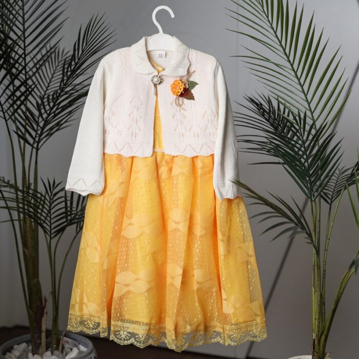 10331603_67db9bfae24e6 طقم فستان للأطفال لون أصفر وأبيض - الصورة 1
