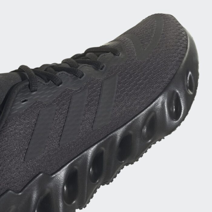 ⁦حذاء اديداس سويتش رن للرجال لون أسود-adidas Mens' Switch Run Running Shoes - Black⁩ - الصورة ⁦9⁩