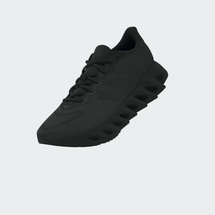 ⁦حذاء اديداس سويتش رن للرجال لون أسود-adidas Mens' Switch Run Running Shoes - Black⁩ - الصورة ⁦12⁩
