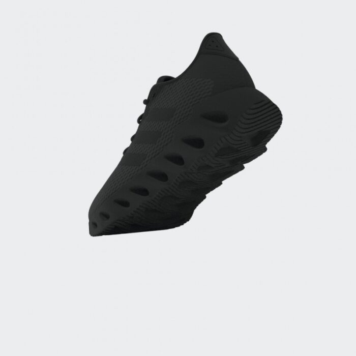 ⁦حذاء اديداس سويتش رن للرجال لون أسود-adidas Mens' Switch Run Running Shoes - Black⁩ - الصورة ⁦18⁩