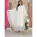 ⁦عباية فراشة حجم واحد للنساء لون أبيض⁩ - الصورة ⁦2⁩