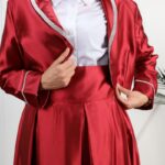 ⁦طقم ستان مكون من 3 قطع للنساء لون خمري وأبيض⁩ - الصورة ⁦5⁩