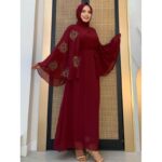 ⁦عباية للنساء لون خمري⁩ - الصورة ⁦2⁩