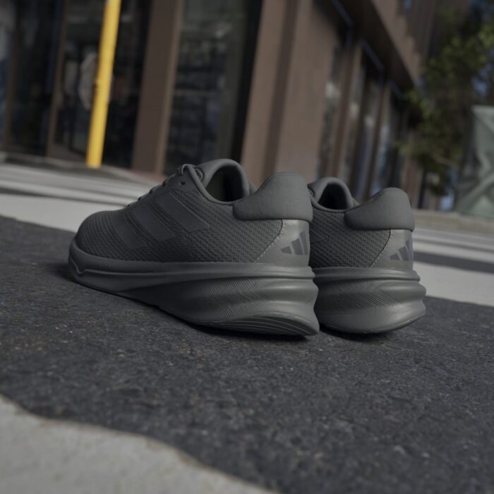 ⁦adidas Mens' Supernova Stride Shoes -Black- حذاء اديداس سوبر نوفا سترايد للرجال لون أسود ونعل أسود⁩ - الصورة ⁦20⁩