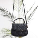 ⁦حقيبة يد للأطفال لون أسود⁩ - الصورة ⁦4⁩