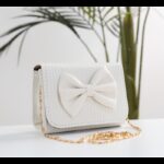 ⁦حقيبة يد للأطفال لون أبيض⁩ - الصورة ⁦2⁩