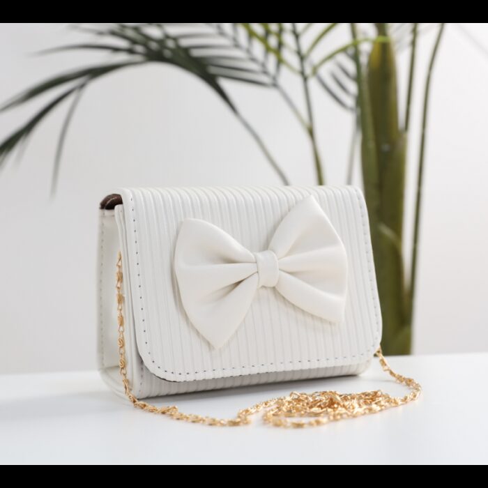 ⁦حقيبة يد للأطفال لون أبيض⁩ - الصورة ⁦2⁩