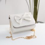 ⁦حقيبة يد للأطفال لون أبيض⁩ - الصورة ⁦4⁩