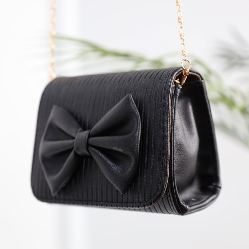 ⁦حقيبة يد للأطفال لون أسود⁩ - الصورة ⁦1⁩