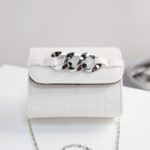 ⁦حقيبة يد للأطفال لون أبيض⁩ - الصورة ⁦2⁩