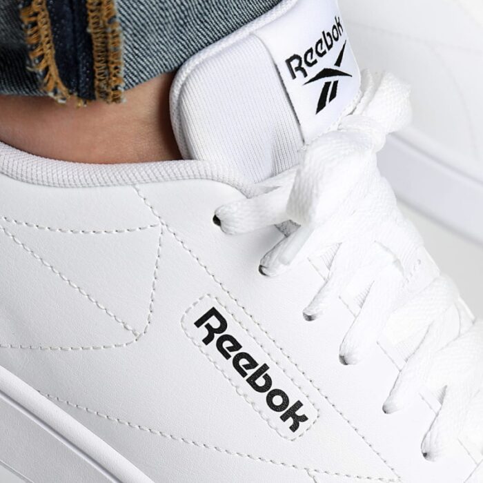 ⁦حذاء ريبوك كورت كلين للجنسين لون أبيض ونعل أبيض - Reebok Unisex' Court Clean Shoes⁩ - الصورة ⁦2⁩