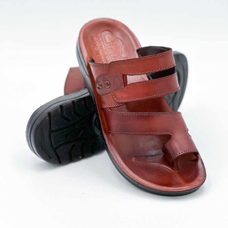 ⁦شبشب جلد طبيعي   للرجال لون عسلي ونعل أسود⁩ - الصورة ⁦1⁩