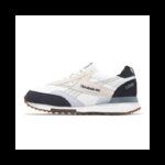 ⁦حذاء ريبوك ال اكس 2200 للجنسين لون رمادي وكحلي ونعل أبيض- Reebok Unisex' LX2200 Shoes⁩ - الصورة ⁦2⁩