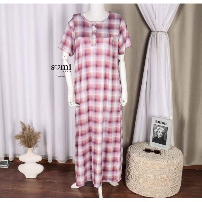 10332055_67db9dc55b624 فستان نوم بيتي قماش ناعم للنساء لون خمري وأبيض من Sami boutique - الصورة 1