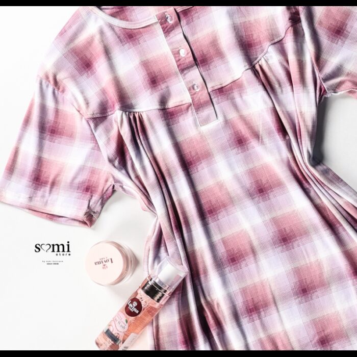 ⁦فستان نوم بيتي قماش ناعم للنساء لون خمري وأبيض من Sami boutique⁩ - الصورة ⁦4⁩