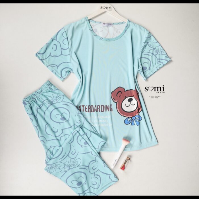 10332148_67db9e045b226 بجامة قطنية بأكمام قصيرة بتصميم مطبوع للنساء لون أزرق فاتح من Sami boutique - الصورة 1