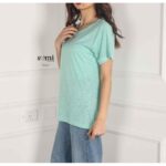 ⁦تيشيرت قطنية بأكمام قصيرة للنساء لون أخضر فاتح من Sami boutique⁩ - الصورة ⁦2⁩