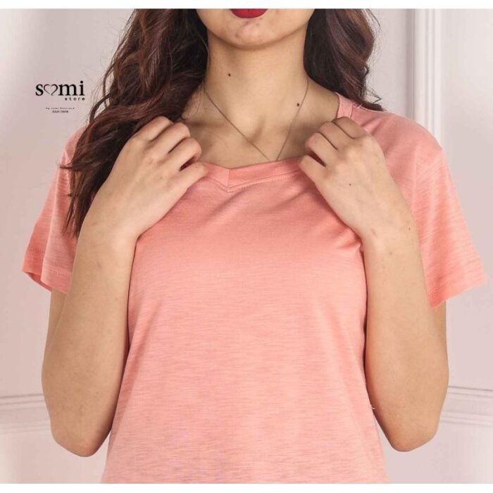 10332158_67db9e1ed9a63 تيشيرت قطنية بأكمام قصيرة للنساء لون زهري من Sami boutique - الصورة 1