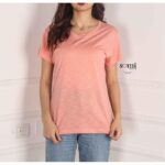 ⁦تيشيرت قطنية بأكمام قصيرة للنساء لون زهري من Sami boutique⁩ - الصورة ⁦2⁩