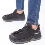 ⁦حذاء اي كان سبورت بأربطة للرجال لون أسود ونعل رمادي وأسود⁩ - الصورة ⁦8⁩