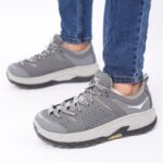 ⁦حذاء اي كان سبورت بأربطة للرجال لون رمادي ونعل رمادي وأسود⁩ - الصورة ⁦6⁩