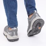 ⁦حذاء اي كان سبورت بأربطة للرجال لون رمادي ونعل رمادي وأسود⁩ - الصورة ⁦8⁩