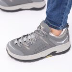 ⁦حذاء اي كان سبورت بأربطة للرجال لون رمادي ونعل رمادي وأسود⁩ - الصورة ⁦10⁩