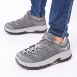 ⁦حذاء اي كان سبورت بأربطة للرجال لون رمادي ونعل رمادي وأسود⁩ - الصورة ⁦13⁩