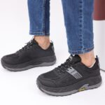 ⁦حذاء اي كان سبورت بأربطة للرجال لون أسود ونعل رمادي وأسود⁩ - الصورة ⁦3⁩