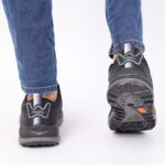 ⁦حذاء اي كان سبورت بأربطة للرجال لون أسود ونعل رمادي وأسود⁩ - الصورة ⁦7⁩