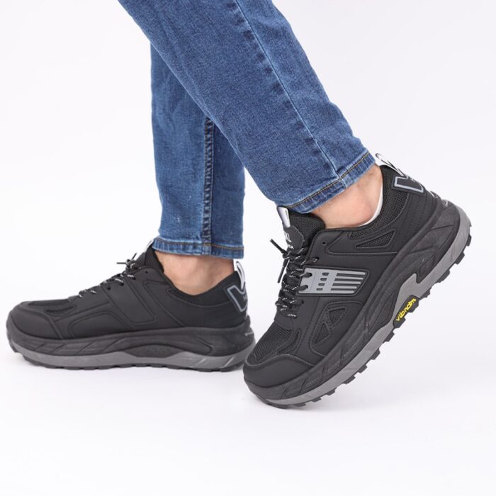 ⁦حذاء اي كان سبورت بأربطة للرجال لون أسود ونعل رمادي وأسود⁩ - الصورة ⁦8⁩