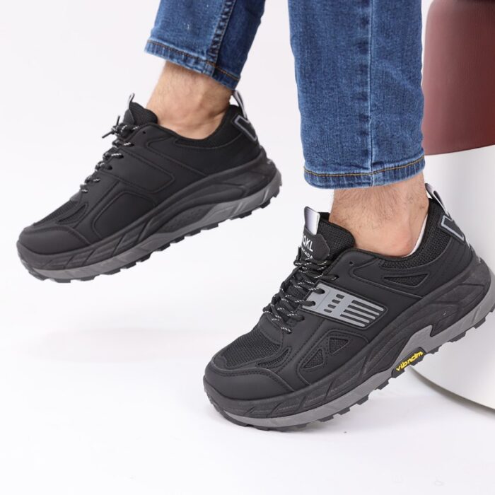 ⁦حذاء اي كان سبورت بأربطة للرجال لون أسود ونعل رمادي وأسود⁩ - الصورة ⁦10⁩