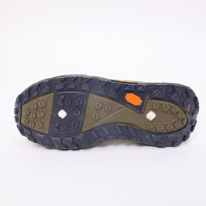 ⁦حذاء اي كان سبورت بأربطة للرجال لون أزرق ونعل أبيض وزيتي⁩ - الصورة ⁦2⁩