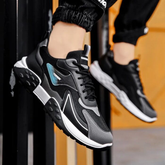 ⁦حذاء فاشن كاجوال جلد ونسيج للرجال لون أسود ونعل أبيض وأسود⁩ - الصورة ⁦17⁩