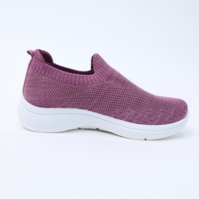 ⁦حذاء سبورت بدون أربطة للنساء لون نهدي ونعل أبيض⁩ - الصورة ⁦14⁩