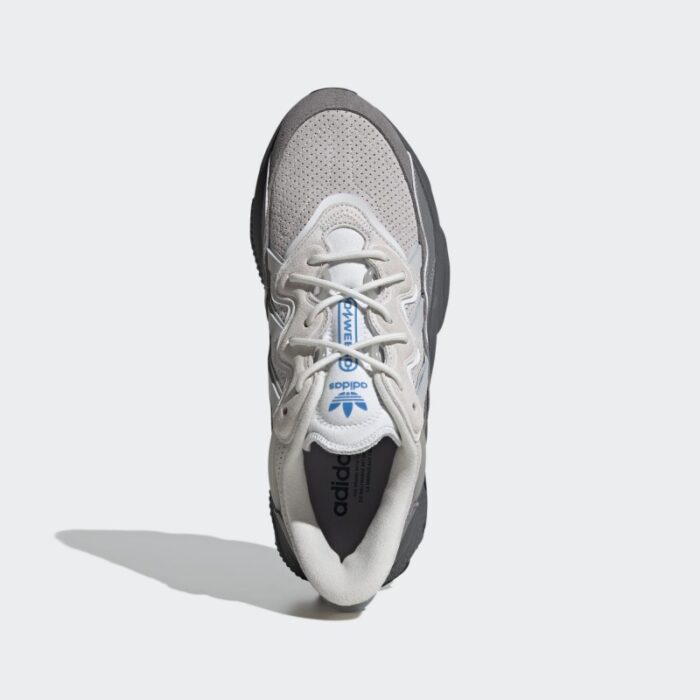 ⁦adidas Men's OZWEEGO TR Shoes - Grey - حذاء اديداس أوزويجو تي ار للرجال لون رمادي⁩ - الصورة ⁦3⁩