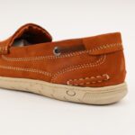 ⁦حذاء كاجوال شامواه للرجال لون عسلي⁩ - الصورة ⁦3⁩